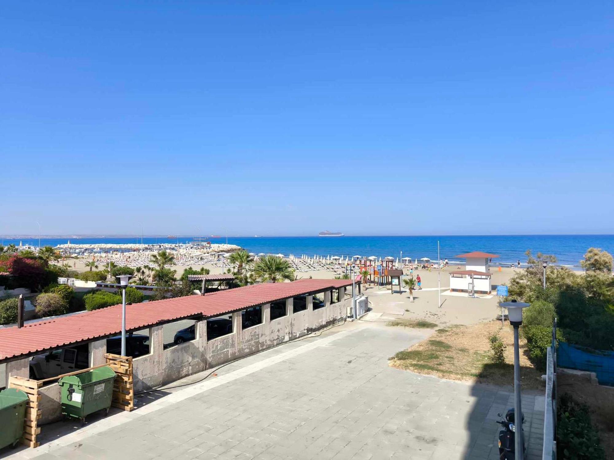 13 Sandy Beach Mackenzie Larnaca Ngoại thất bức ảnh