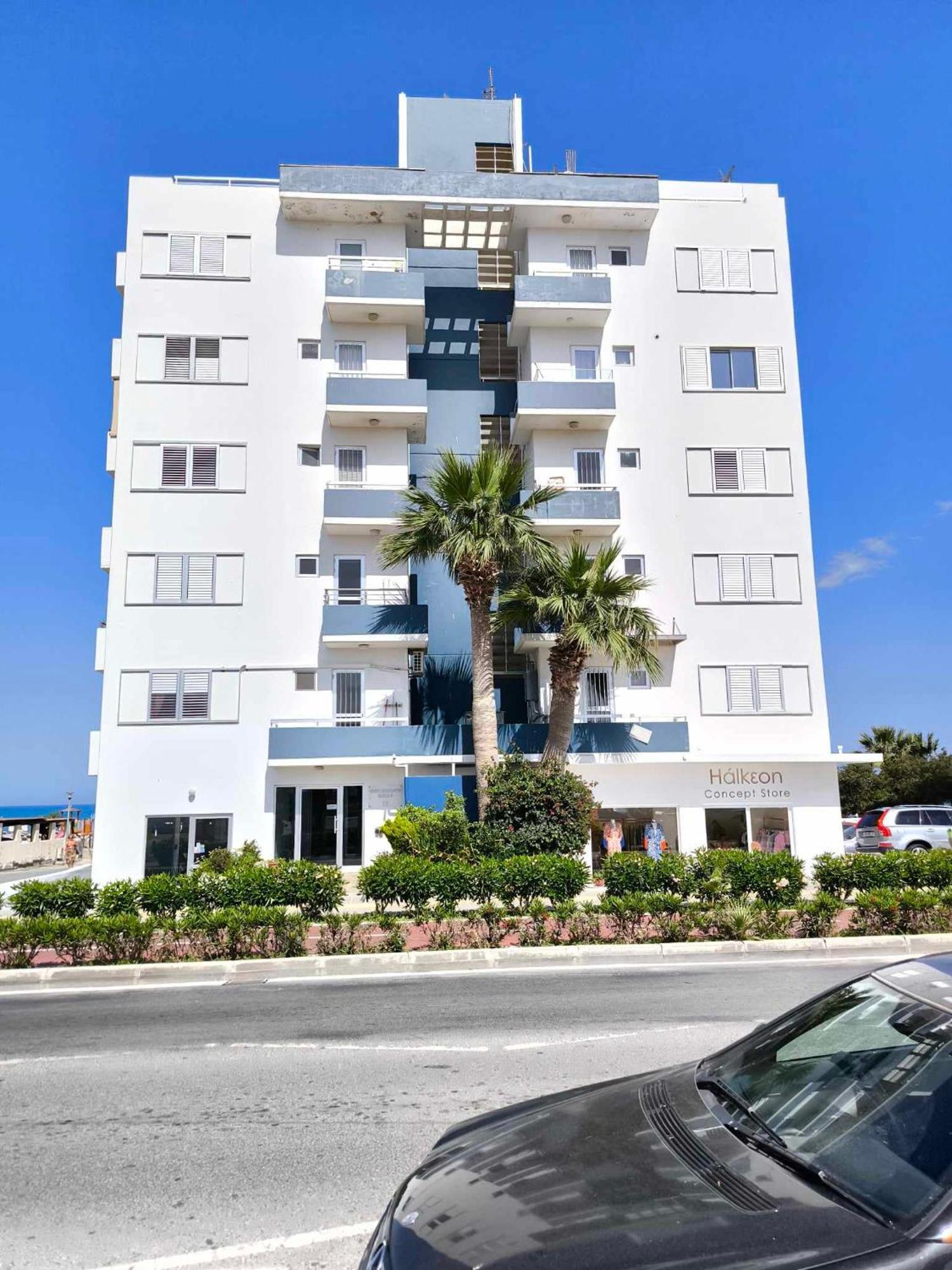 13 Sandy Beach Mackenzie Larnaca Ngoại thất bức ảnh